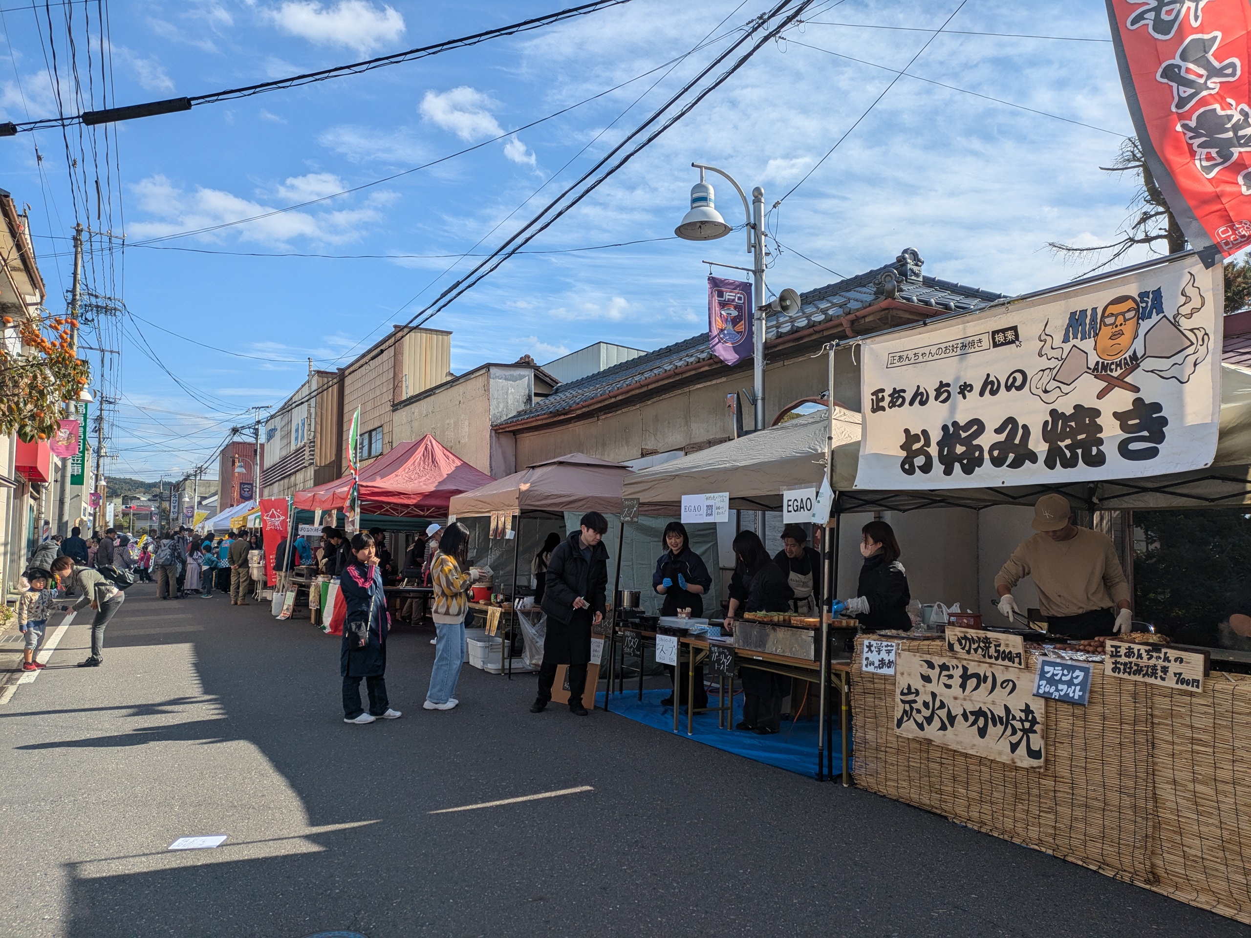 商店街に並ぶ屋台