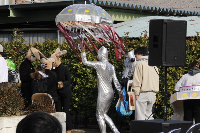 透明のビニール傘をUFO風にアレンジ