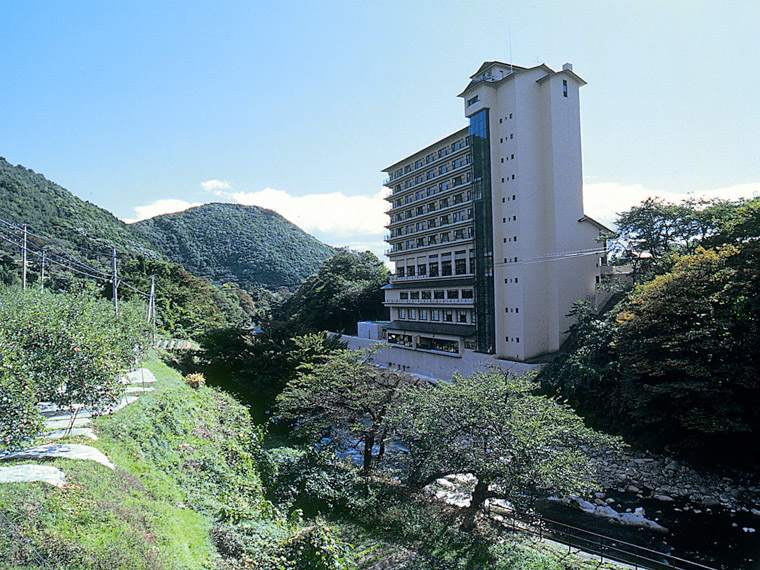 川のせせらぎに癒される大人の隠れ家　穴原温泉 「山房 月之瀬」